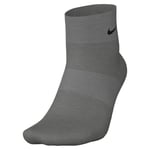 NIKE SX7669-064 Everyday Cushioned Socks Men's Carbon Heather/Black S
