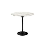 Knoll - Saarinen Oval Table - Småbord, Svart underrede, skiva i matt vit Calacatta marmor - Svart - Svart - Sidobord - Metall/Trä