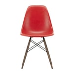 Vitra Eames Fiberglass Chairs DSW stol classic red, brunbetsade lönnben