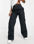 NIKE ICON CLASH RUCHED WOVEN TROUSERS SIZE S (DV8218 010) BLACK
