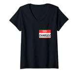 Femme Charles Étiquette d'identification rouge et blanc avec inscription « Hello My Name Is » T-Shirt avec Col en V