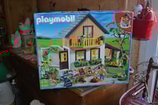 PLAYMOBIL neuf 5120 grande boite avec maison et tout 4/10 ans mondial