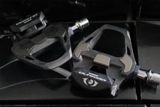 SHIMANO ULTEGRA PD-R8000 Clipless Pedals w/SH11 6° Cleats Standard Version 9/16"