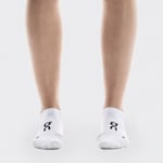 On Core Run Socks Low 2 Par STL L Vit - Lätta och Snygga Strumpor för Löpare