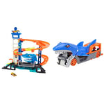 Hot Wheels Track Set and 1:64 Scale Toy Car & Shark Chomp Transporter Playset with One 1:64 Scale Car for Kids 4 to 8 Years Old