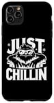Coque pour iPhone 11 Pro Max Just Chillin – Bonhomme de neige amusant et cool Yeti Sasquatch Abominable