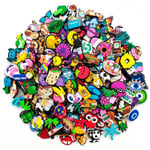 100 bitar Tecknad Sko Charms för Crocs Jibits Bubble Slides Sandaler PVC Sko Dekorationer