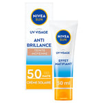 NIVEA SUN Crème teintée 50 FPS Anti Brillance (1 x 50 ml), Soin visage matifiant léger et non-gras, Fluide teinté à la formule exclusive contenant de la Licochalcone A