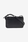 Calvin Klein - Axelremväska Embossed Logo Camera Bag - Svart
