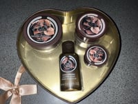 Body Shop CHOCOMANIA Heart Gift Set Body & Lip Butter Body Scrub ShowerCream NEW