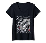 Womens Party Girls Queens Stepping Into My 18 Birthday Like A Boss V-Neck T-Shirt