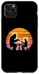Coque pour iPhone 11 Pro Max Bigfoot vs Jesus Jeu d'échecs – Drôle Sasquatch Jésus Christ
