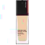 Shiseido Synchro Skin Radiant Lifting Foundation 140