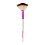 Ruby Kisses Fan Brush