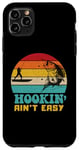 Coque pour iPhone 11 Pro Max hookin' ain't easy vintage fisherman funny fishing dad