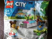 LEGO POLYBAG 30588 CITY PLAYGROUND KIDS SKATE PARK  NEW SEALED