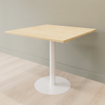 Cafébord kvadratiskt med runt pelarstativ, Storlek 60 x 60 cm, Bordsskiva Björk, Stativ Vit