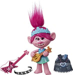 Hasbro DreamWorks Trolls Pop & Rock Poppy Poupée chantante avec 2 Looks et Sons différents, Chante des Trolls Qui veulent Juste s'amuser