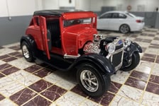 MAISTO 1929 FORD MODEL A COUPE HOT ROD RED 1/24 SCALE DEICAST CAR