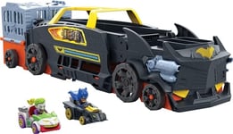 Hot Wheels Toy Car & Track, RacerVerse Batman’s Escape Chase Vehicle Transforms into 3-Lane Raceway with 1 Die-Cast Batman™ & 1 Joker RacerVerse Car, HXN21